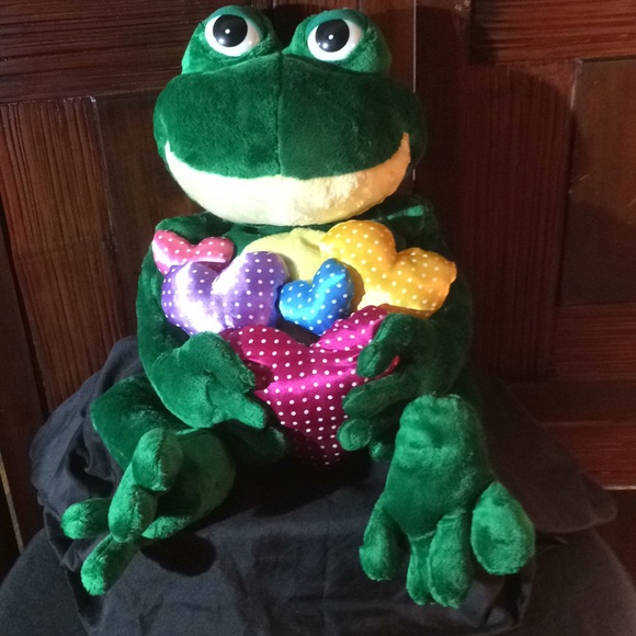 GYMBOREE BRAND NEW BABY GREEN FROG PLUSH RATTLE TOY 1-SIZE NWT